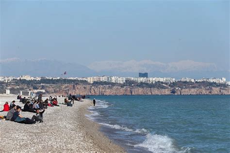 A­n­t­a­l­y­a­­d­a­ ­g­ü­n­e­ş­l­i­ ­h­a­v­a­d­a­ ­d­e­n­i­z­ ­k­e­y­f­i­